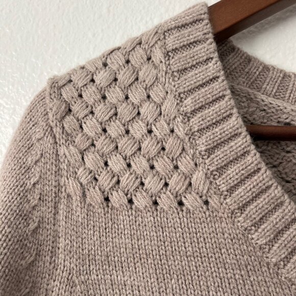 41 Hawthorn size Large Women’s sweater Knit Crochet - Picture 2 of 10